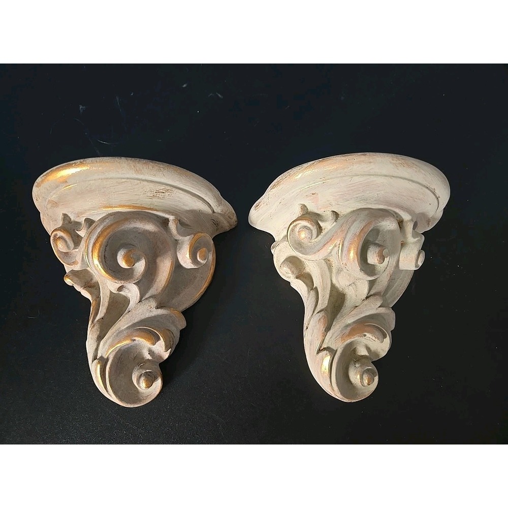 Italian Rococo‎ Style Carved Giltwood Wall Bracket Wall Corbel Wall Shelf Pair
